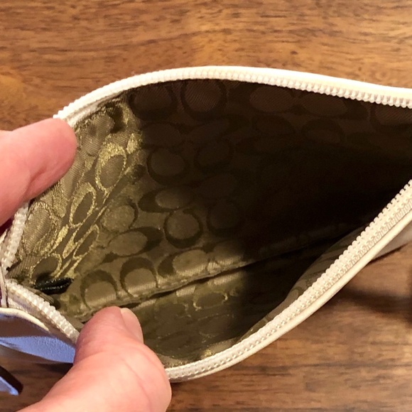 Vintage Coach Wristlet - Picture 5 of 5